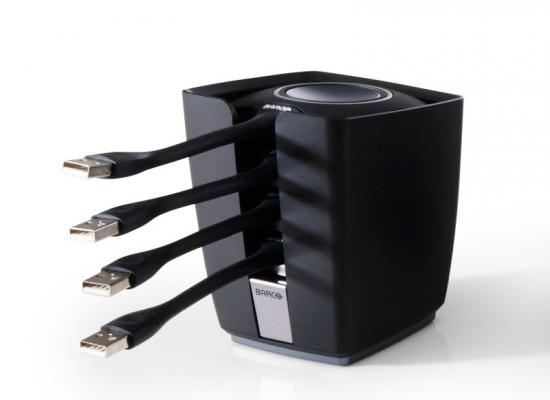 ClickShare dongles i holder